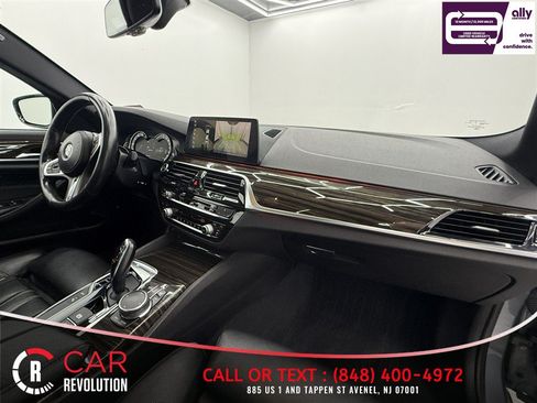 Used 2018 BMW 530e xDrive w/ M Sport Package 2 AWD/4WD image 43