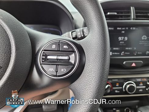 Used 2025 Kia Soul LX w/ LX Technology Package FWD image 27