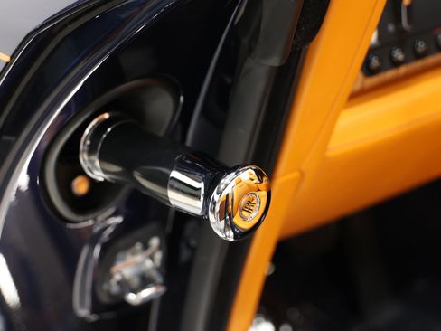 Used 2016 Rolls-Royce Dawn image 48