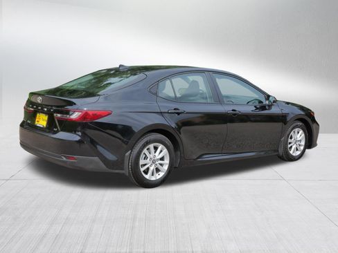 Used 2025 Toyota Camry LE w/ Convenience Package FWD image 8