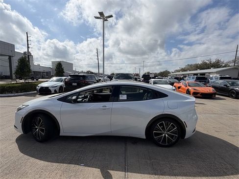 Used 2025 Toyota Prius Limited w/ Limited Premium Package image 8