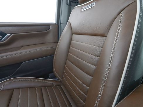 Used 2026 GMC Yukon XL Denali Ultimate w/ LPO, Floor Liner Package AWD/4WD image 30