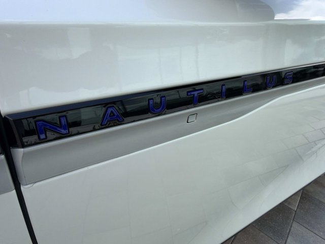 New 2026 Lincoln Nautilus Reserve AWD/4WD image 8