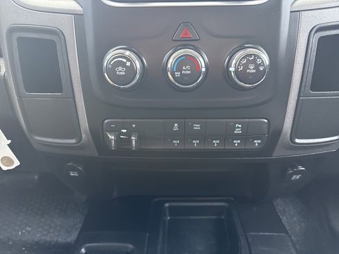 Used 2016 RAM 2500 Tradesman w/ Chrome Appearance Group image 17