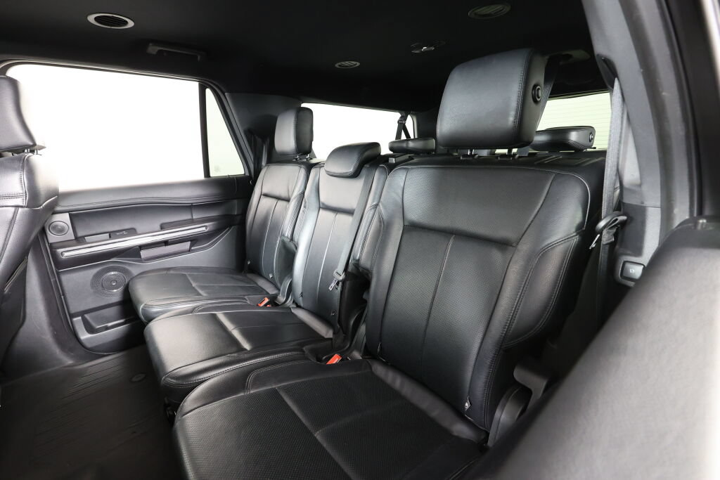 Used 2018 Ford Expedition Max XLT w/ Equipment Group 202A AWD/4WD image 15