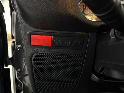 Used 2017 Jeep Wrangler Unlimited Rubicon image 91