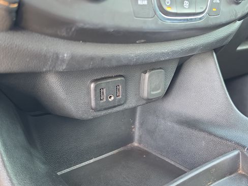 Certified 2021 Chevrolet Traverse LS FWD image 26
