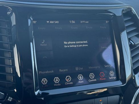 Used 2019 Jeep Cherokee Limited w/ Technology Group image 19