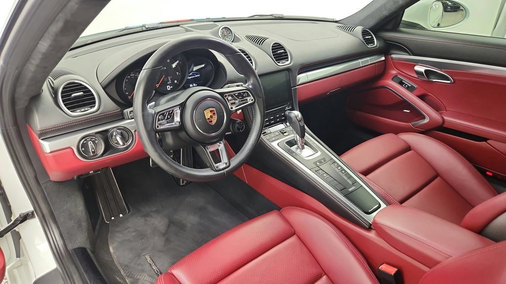 Used 2018 Porsche 718 Cayman GTS RWD image 32