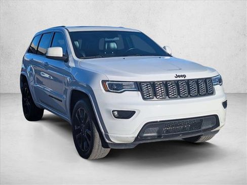 Used 2021 Jeep Grand Cherokee Laredo X image 3