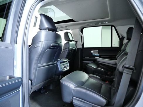 Certified 2025 Ford Expedition Platinum AWD/4WD image 14