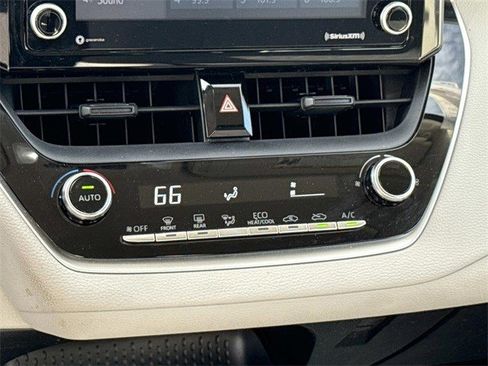 Used 2022 Toyota Corolla LE image 21
