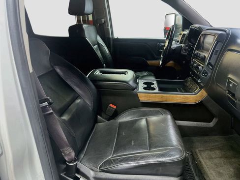 Used 2017 Chevrolet Silverado 1500 LTZ w/ LTZ Plus Package AWD/4WD image 28