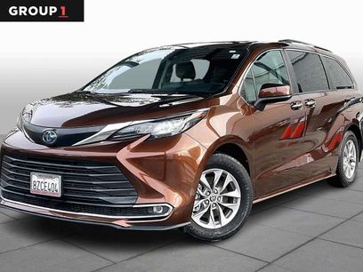Used 2022 Toyota Sienna XLE