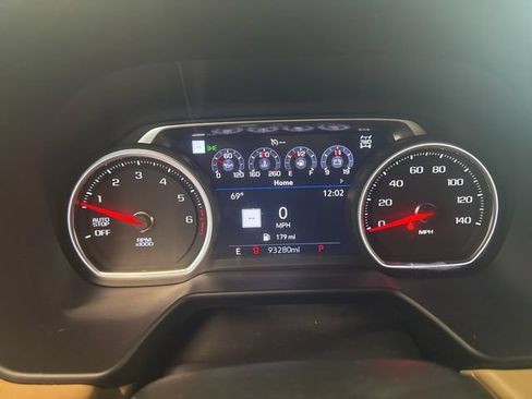 Used 2021 Chevrolet Suburban Premier AWD/4WD image 7