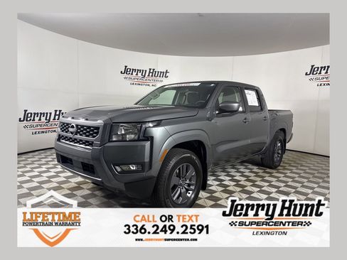Used 2025 Nissan Frontier SV w/ SV Convenience Package RWD image 1