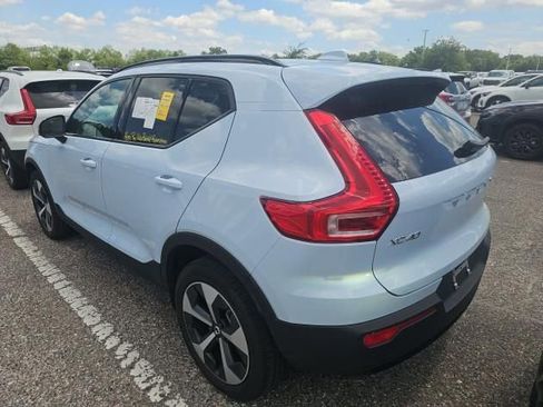 Used 2026 Volvo XC40 B5 Plus AWD/4WD image 3