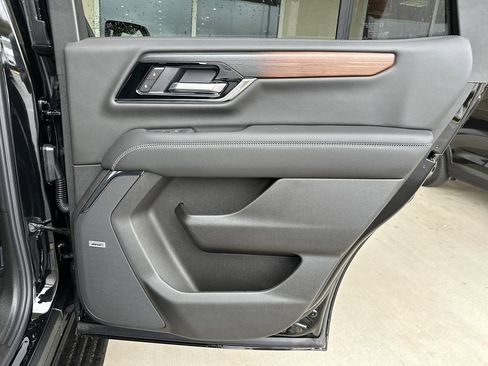 New 2026 GMC Yukon Denali w/ Denali Reserve Package AWD/4WD image 37