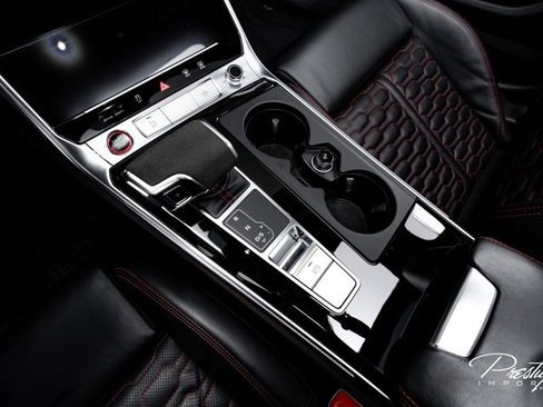 Used 2022 Audi RS 6 w/ Executive Package image 32