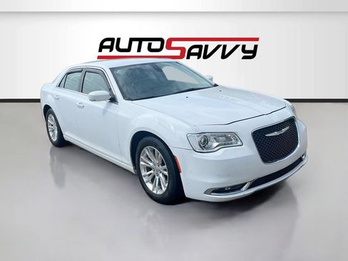 Used 2021 Chrysler 300 Touring L RWD image 1