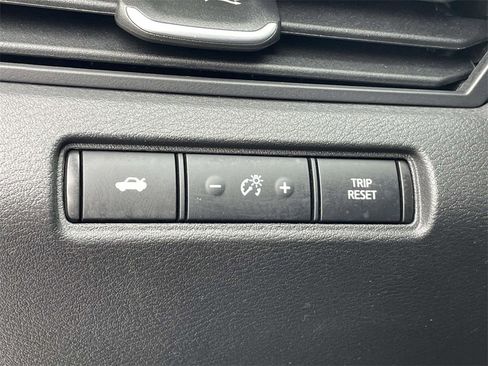 Used 2024 Nissan Altima 2.5 SV image 29