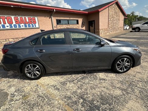 Used 2023 Kia Forte LXS FWD image 9