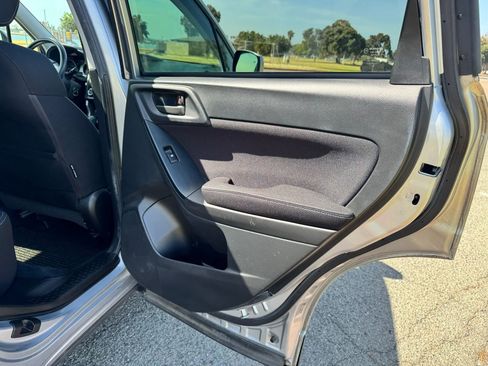Used 2014 Subaru Forester 2.5i Premium w/ Popular Package #2 AWD/4WD image 30