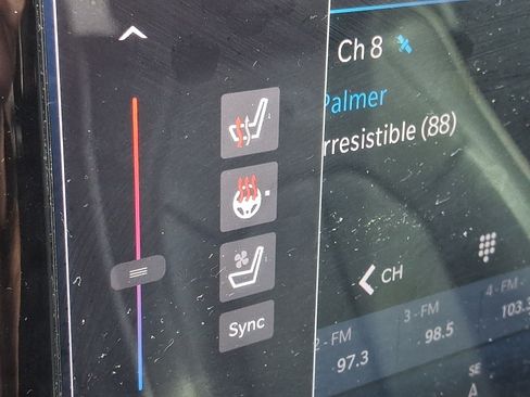 Used 2025 Chrysler Pacifica Limited FWD image 26