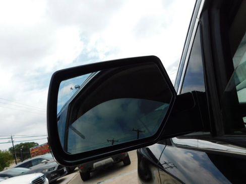 Used 2015 GMC Yukon XL Denali w/ Touring Package image 14