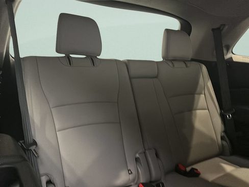 Used 2019 Honda Pilot Touring image 17