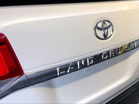 Used 2019 Toyota Land Cruiser AWD/4WD image 10
