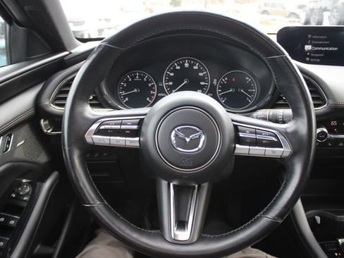 Used 2022 MAZDA MAZDA3 s image 11