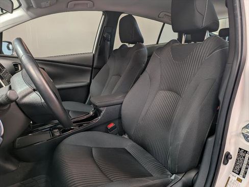 Used 2021 Toyota Prius Prime LE FWD image 9