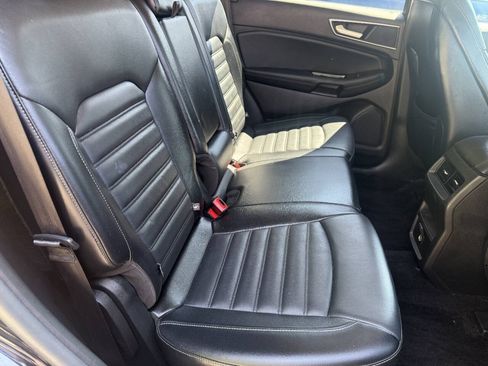 Used 2015 Ford Edge SEL w/ Equipment Group 201A AWD/4WD image 16