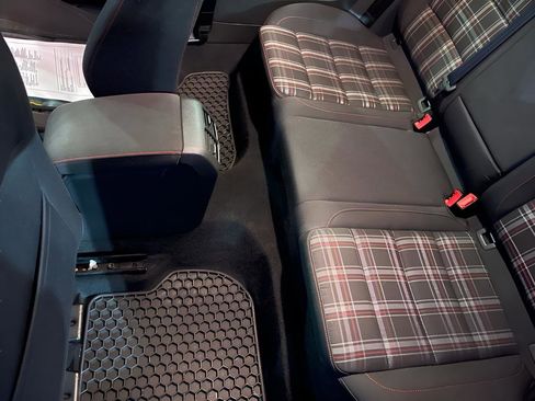 Used 2012 Volkswagen Golf 2-Door image 14