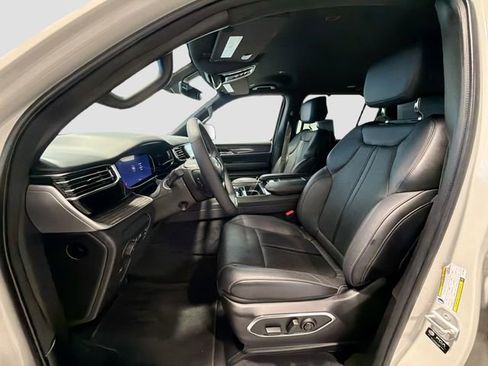 Used 2022 Jeep Wagoneer Series III w/ Convenience Group I image 19