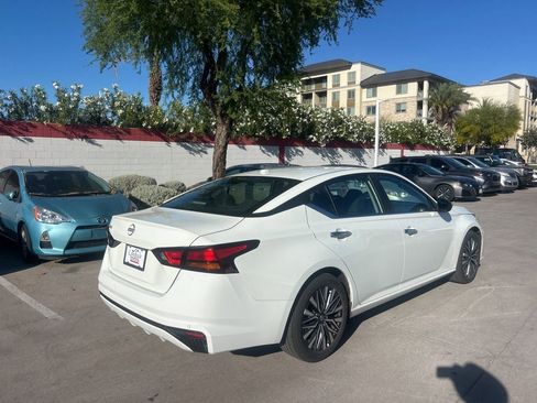 Used 2025 Nissan Altima 2.5 SV image 4