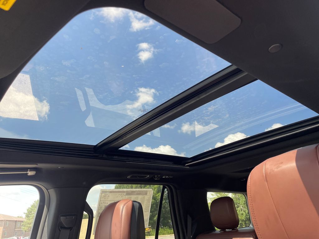 New 2027 Lincoln Navigator Reserve AWD/4WD image 13