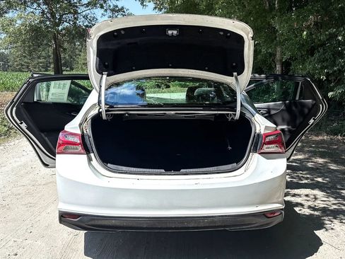 Used 2020 Chevrolet Malibu LT FWD image 14