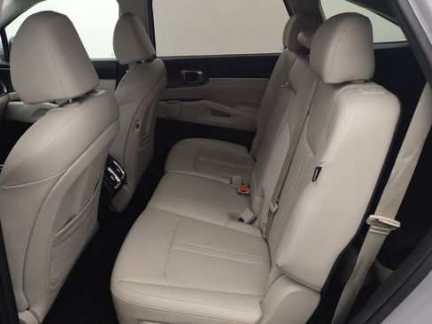 Used 2024 Kia Sorento S w/ Panoramic Sunroof Package FWD image 18