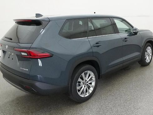 New 2026 Toyota Grand Highlander Platinum image 9