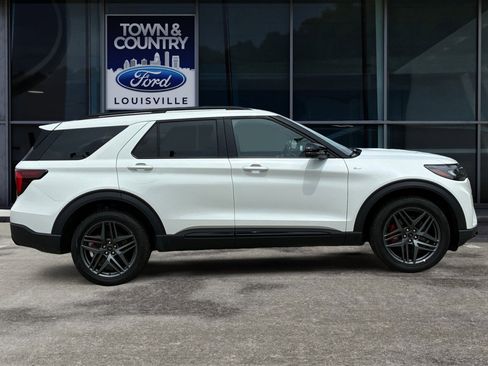 Used 2025 Ford Explorer ST-Line w/ ST-Line Street Pack AWD/4WD image 2