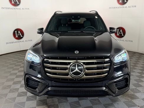 Used 2025 Mercedes-Benz GLS 450 4MATIC image 2