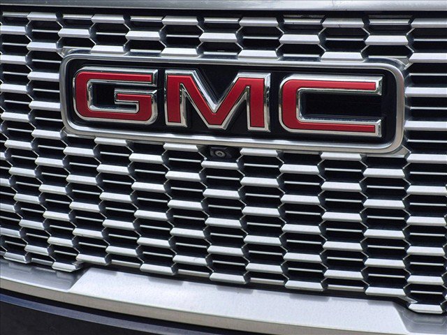 Used 2022 GMC Yukon XL Denali AWD/4WD image 9