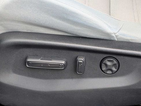 Used 2017 Honda CR-V EX image 16