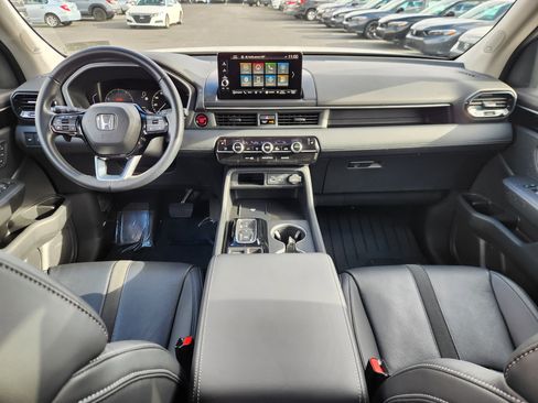 Certified 2023 Honda Pilot Touring image 8