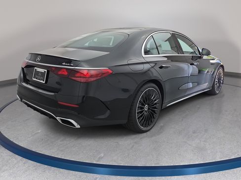 New 2026 Mercedes-Benz E 350 4MATIC Sedan image 5