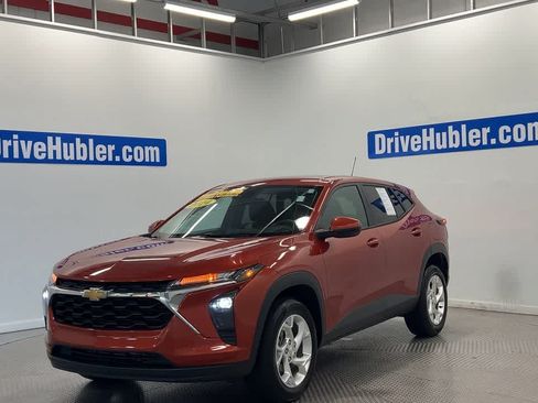 Used 2024 Chevrolet Trax LS w/ LS Convenience Package FWD image 6