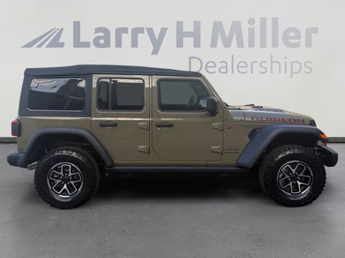 Used 2025 Jeep Wrangler Unlimited Rubicon w/ Steel Bumper Group AWD/4WD image 6