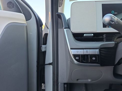 Used 2024 Hyundai Ioniq 5 SE image 18